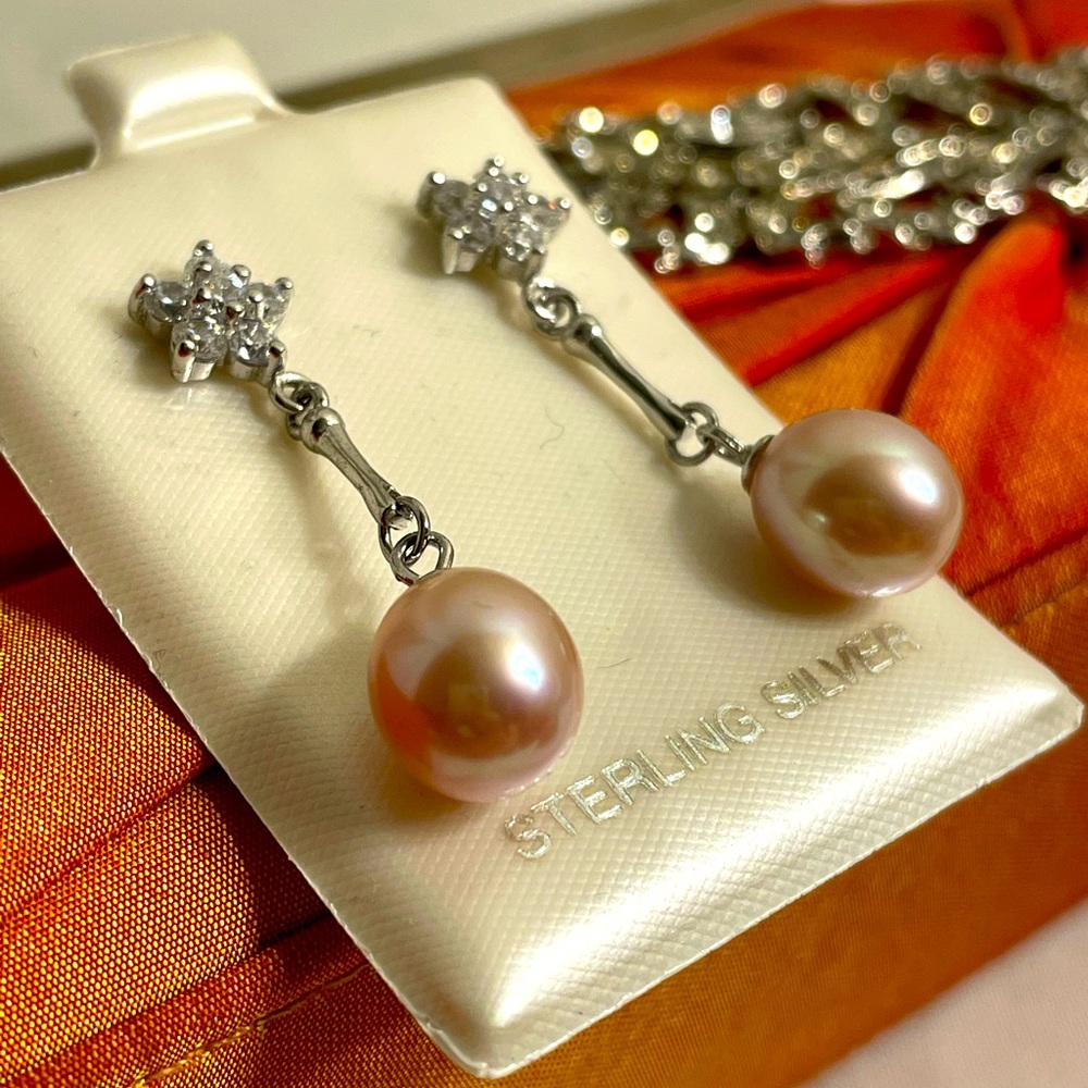 🌟 Pearls & diamonds dangling post earrings